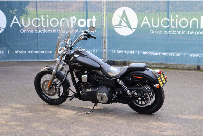 Harley-Davidson Dyna Street Bob - Moottoripyörä: kuva Harley-Davidson Dyna Street Bob - Moottoripyörä Harley-Davidson Dyna Street Bob - Moottoripyörä: kuva Harley-Davidson Dyna Street Bob - Moottoripyörä