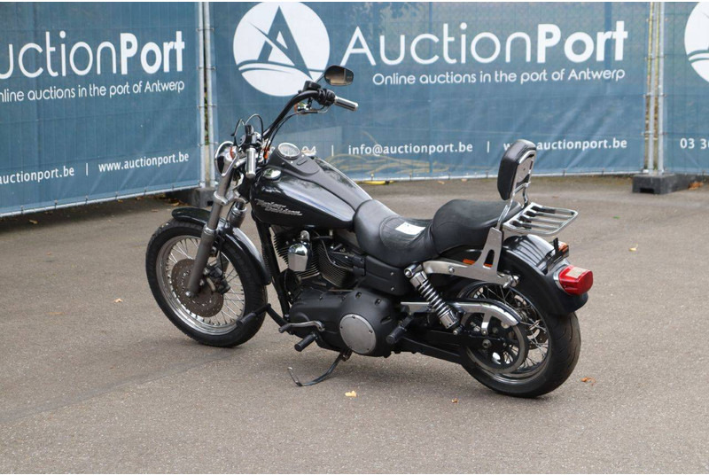 Harley-Davidson Dyna Street Bob - Moottoripyörä: kuva Harley-Davidson Dyna Street Bob - Moottoripyörä Harley-Davidson Dyna Street Bob - Moottoripyörä: kuva Harley-Davidson Dyna Street Bob - Moottoripyörä