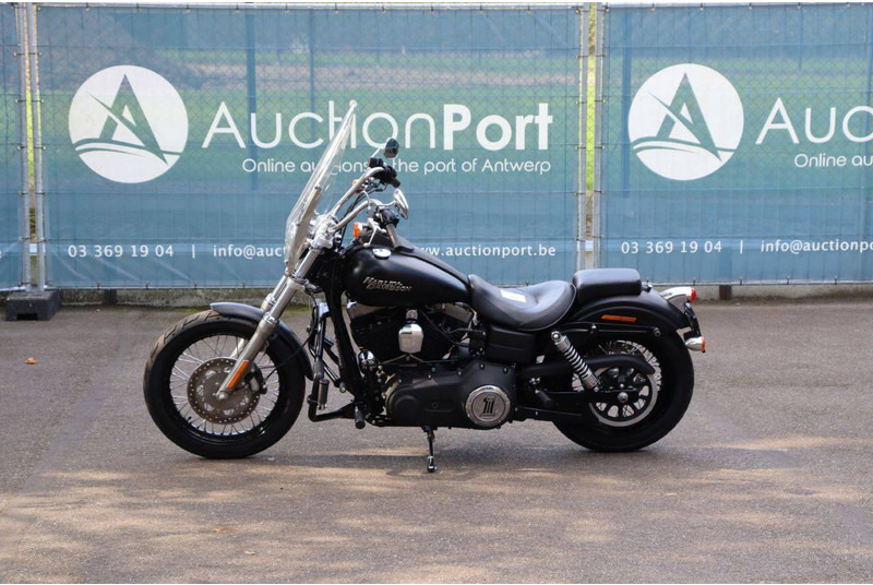 Harley-Davidson Dyna Street Bob - Moottoripyörä: kuva Harley-Davidson Dyna Street Bob - Moottoripyörä Harley-Davidson Dyna Street Bob - Moottoripyörä: kuva Harley-Davidson Dyna Street Bob - Moottoripyörä