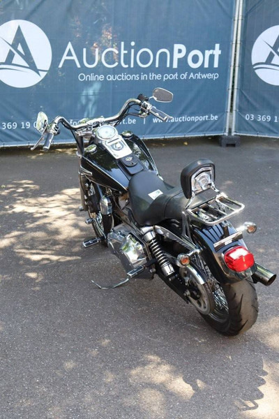 Harley-Davidson Dyna Super Glide - Moottoripyörä: kuva Harley-Davidson Dyna Super Glide - Moottoripyörä Harley-Davidson Dyna Super Glide - Moottoripyörä: kuva Harley-Davidson Dyna Super Glide - Moottoripyörä