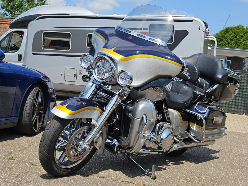 Harley-Davidson Electra Glide Ultra Classic (FLHTCUSE7) CVO - Moottoripyörä: kuva Harley-Davidson Electra Glide Ultra Classic (FLHTCUSE7) CVO - Moottoripyörä Harley-Davidson Electra Glide Ultra Classic (FLHTCUSE7) CVO - Moottoripyörä: kuva Harley-Davidson Electra Glide Ultra Classic (FLHTCUSE7) CVO - Moottoripyörä
