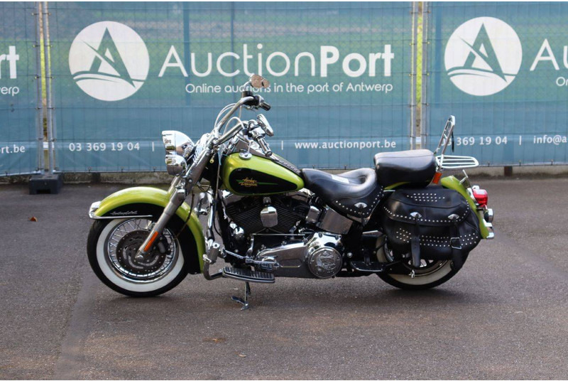 Harley-Davidson Heritage Softail Classic - Moottoripyörä: kuva Harley-Davidson Heritage Softail Classic - Moottoripyörä Harley-Davidson Heritage Softail Classic - Moottoripyörä: kuva Harley-Davidson Heritage Softail Classic - Moottoripyörä