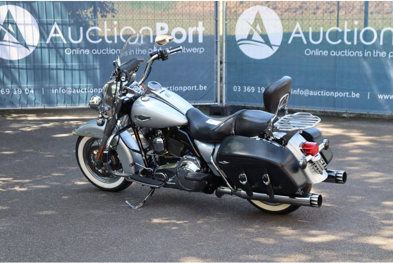 Harley-Davidson Road King Classic - Moottoripyörä: kuva Harley-Davidson Road King Classic - Moottoripyörä Harley-Davidson Road King Classic - Moottoripyörä: kuva Harley-Davidson Road King Classic - Moottoripyörä