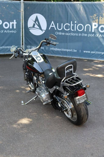 Harley-Davidson Softail Custom - Moottoripyörä: kuva Harley-Davidson Softail Custom - Moottoripyörä Harley-Davidson Softail Custom - Moottoripyörä: kuva Harley-Davidson Softail Custom - Moottoripyörä