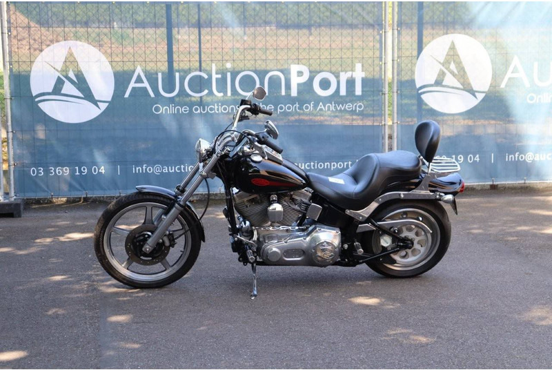 Harley-Davidson Softail Custom - Moottoripyörä: kuva Harley-Davidson Softail Custom - Moottoripyörä Harley-Davidson Softail Custom - Moottoripyörä: kuva Harley-Davidson Softail Custom - Moottoripyörä