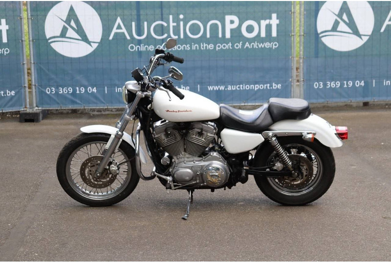 Harley-Davidson Sporster XL883 - Moottoripyörä: kuva Harley-Davidson Sporster XL883 - Moottoripyörä Harley-Davidson Sporster XL883 - Moottoripyörä: kuva Harley-Davidson Sporster XL883 - Moottoripyörä