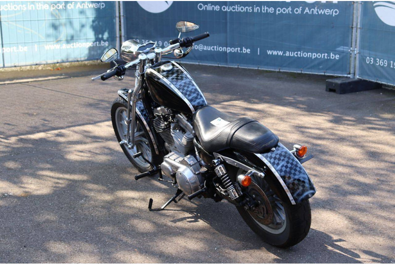 Harley-Davidson Sportster 883 Springer - Moottoripyörä: kuva Harley-Davidson Sportster 883 Springer - Moottoripyörä Harley-Davidson Sportster 883 Springer - Moottoripyörä: kuva Harley-Davidson Sportster 883 Springer - Moottoripyörä