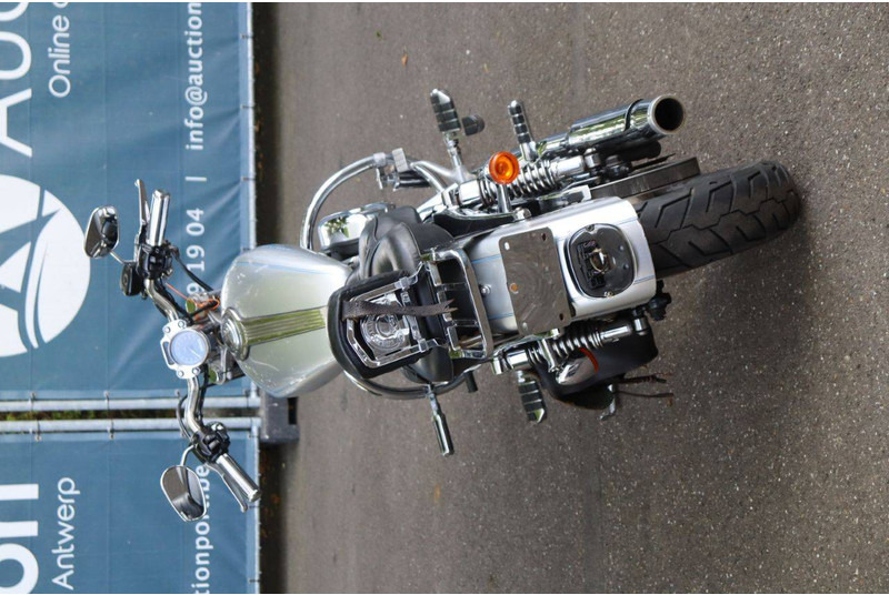 Harley-Davidson Sportster XL 883 - Moottoripyörä: kuva Harley-Davidson Sportster XL 883 - Moottoripyörä Harley-Davidson Sportster XL 883 - Moottoripyörä: kuva Harley-Davidson Sportster XL 883 - Moottoripyörä