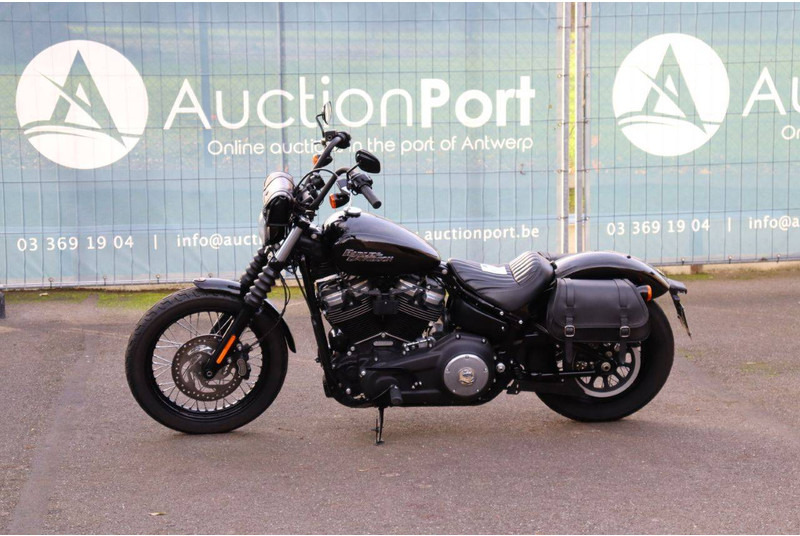 Harley-Davidson Street Bob - Moottoripyörä: kuva Harley-Davidson Street Bob - Moottoripyörä Harley-Davidson Street Bob - Moottoripyörä: kuva Harley-Davidson Street Bob - Moottoripyörä