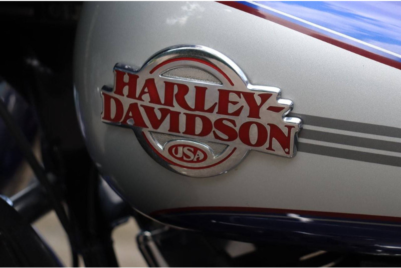 Moottoripyörä Harley-Davidson Ultra Classic: kuva Moottoripyörä Harley-Davidson Ultra Classic
