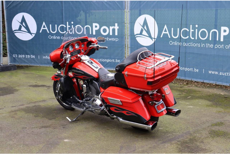 Harley-Davidson Ultra Classic CVO - Moottoripyörä: kuva Harley-Davidson Ultra Classic CVO - Moottoripyörä Harley-Davidson Ultra Classic CVO - Moottoripyörä: kuva Harley-Davidson Ultra Classic CVO - Moottoripyörä