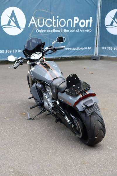 Harley-Davidson V-Rod - Moottoripyörä: kuva Harley-Davidson V-Rod - Moottoripyörä Harley-Davidson V-Rod - Moottoripyörä: kuva Harley-Davidson V-Rod - Moottoripyörä