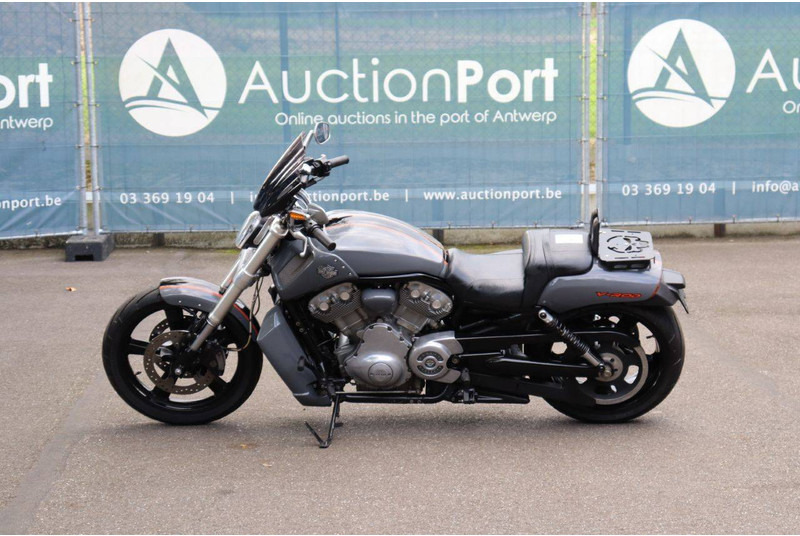 Harley-Davidson V-Rod - Moottoripyörä: kuva Harley-Davidson V-Rod - Moottoripyörä Harley-Davidson V-Rod - Moottoripyörä: kuva Harley-Davidson V-Rod - Moottoripyörä