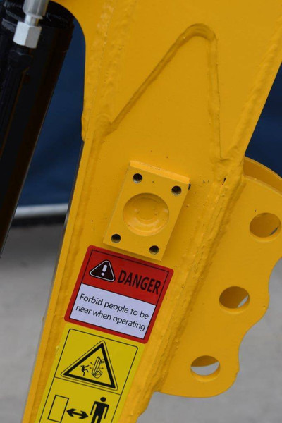 Uusi Minikuormaaja Hightop HT10: kuva Uusi Minikuormaaja Hightop HT10