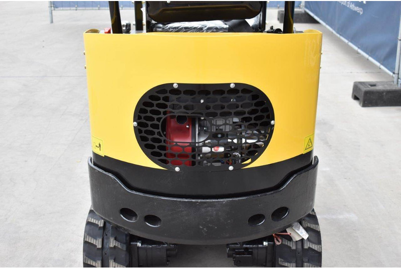 Uusi Minikuormaaja Hightop HT10: kuva Uusi Minikuormaaja Hightop HT10