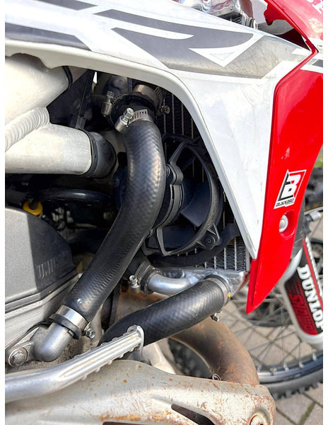 Moottoripyörä Honda CRF 500 R: kuva Moottoripyörä Honda CRF 500 R Moottoripyörä Honda CRF 500 R: kuva Moottoripyörä Honda CRF 500 R