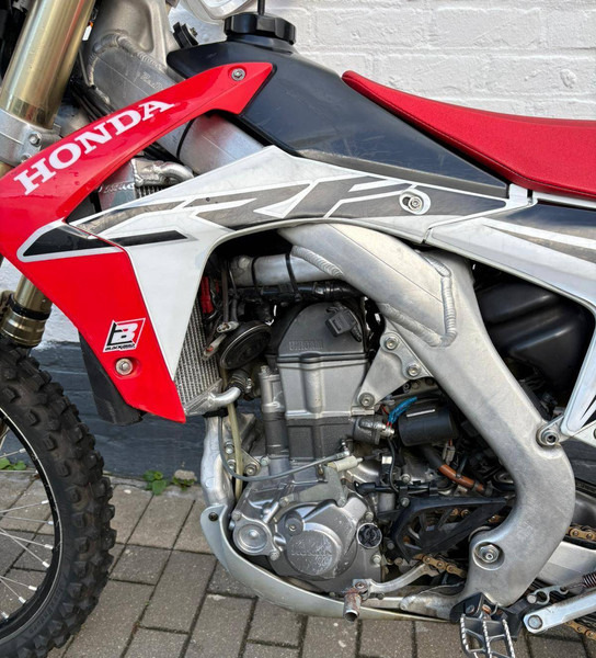 Moottoripyörä Honda CRF 500 R: kuva Moottoripyörä Honda CRF 500 R Moottoripyörä Honda CRF 500 R: kuva Moottoripyörä Honda CRF 500 R