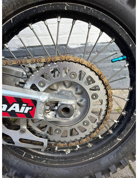 Moottoripyörä Honda CRF 500 R: kuva Moottoripyörä Honda CRF 500 R Moottoripyörä Honda CRF 500 R: kuva Moottoripyörä Honda CRF 500 R