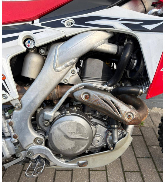 Moottoripyörä Honda CRF 500 R: kuva Moottoripyörä Honda CRF 500 R Moottoripyörä Honda CRF 500 R: kuva Moottoripyörä Honda CRF 500 R