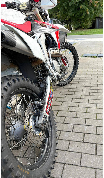 Honda CRF 500 R - Moottoripyörä: kuva Honda CRF 500 R - Moottoripyörä Honda CRF 500 R - Moottoripyörä: kuva Honda CRF 500 R - Moottoripyörä