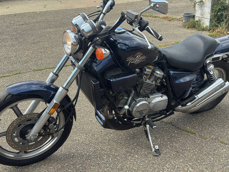 Honda Magna VF750C - Moottoripyörä: kuva Honda Magna VF750C - Moottoripyörä Honda Magna VF750C - Moottoripyörä: kuva Honda Magna VF750C - Moottoripyörä