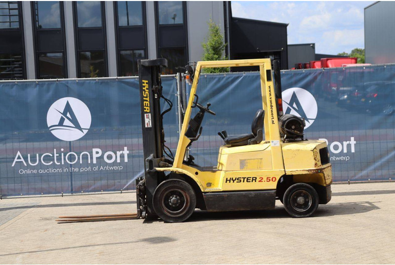 Hyster H2.50XM - Kaasutrukki: kuva Hyster H2.50XM - Kaasutrukki Hyster H2.50XM - Kaasutrukki: kuva Hyster H2.50XM - Kaasutrukki