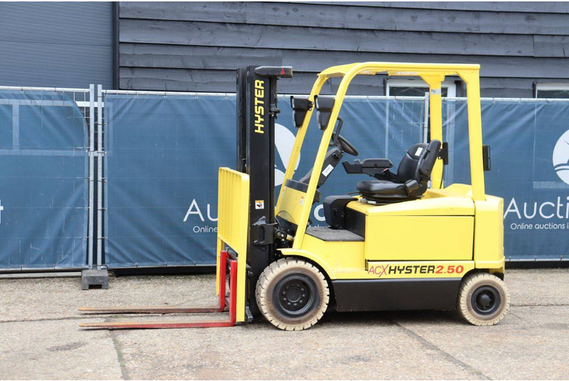 Hyster J2.50XM - Sähkötrukki: kuva Hyster J2.50XM - Sähkötrukki Hyster J2.50XM - Sähkötrukki: kuva Hyster J2.50XM - Sähkötrukki