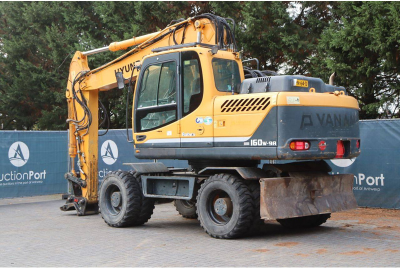 Hyundai R160W-9A - Pyöräalustainen kaivinkone: kuva Hyundai R160W-9A - Pyöräalustainen kaivinkone Hyundai R160W-9A - Pyöräalustainen kaivinkone: kuva Hyundai R160W-9A - Pyöräalustainen kaivinkone