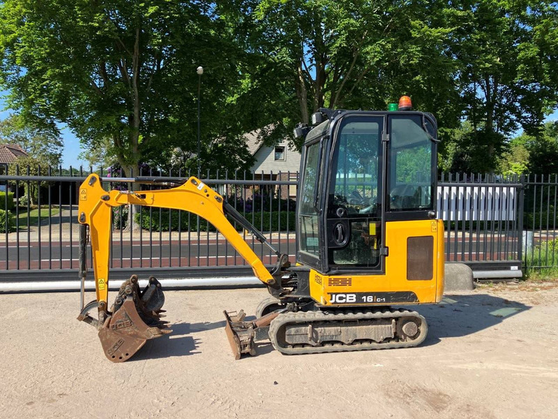 JCB 16C-1 T3 - Minikuormaaja: kuva JCB 16C-1 T3 - Minikuormaaja JCB 16C-1 T3 - Minikuormaaja: kuva JCB 16C-1 T3 - Minikuormaaja