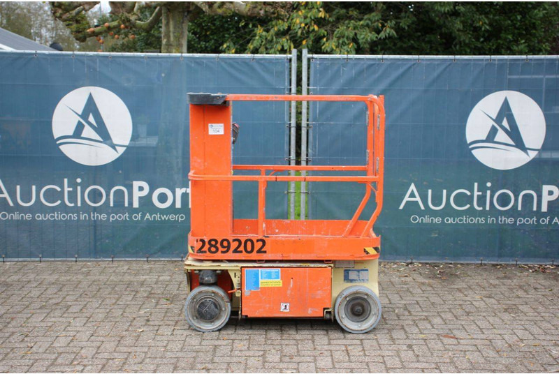 JLG 1230ES - Henkilönostin: kuva JLG 1230ES - Henkilönostin JLG 1230ES - Henkilönostin: kuva JLG 1230ES - Henkilönostin