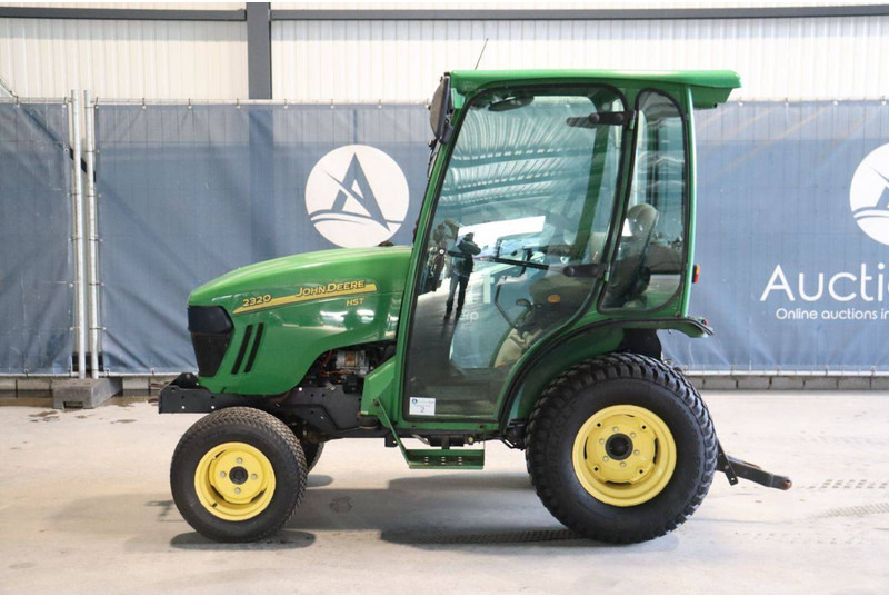 John Deere 2320 - Traktori: kuva John Deere 2320 - Traktori John Deere 2320 - Traktori: kuva John Deere 2320 - Traktori