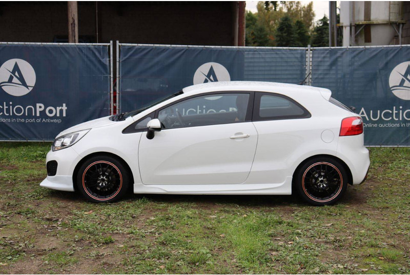 Kia Rio - Sedan: kuva Kia Rio - Sedan Kia Rio - Sedan: kuva Kia Rio - Sedan