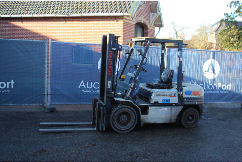 Komatsu FD30T-11E - Dieseltrukki: kuva Komatsu FD30T-11E - Dieseltrukki Komatsu FD30T-11E - Dieseltrukki: kuva Komatsu FD30T-11E - Dieseltrukki