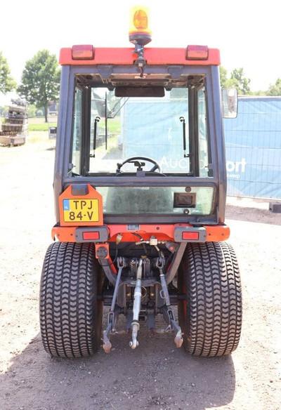 Kubota B2100HD - Traktori: kuva Kubota B2100HD - Traktori Kubota B2100HD - Traktori: kuva Kubota B2100HD - Traktori