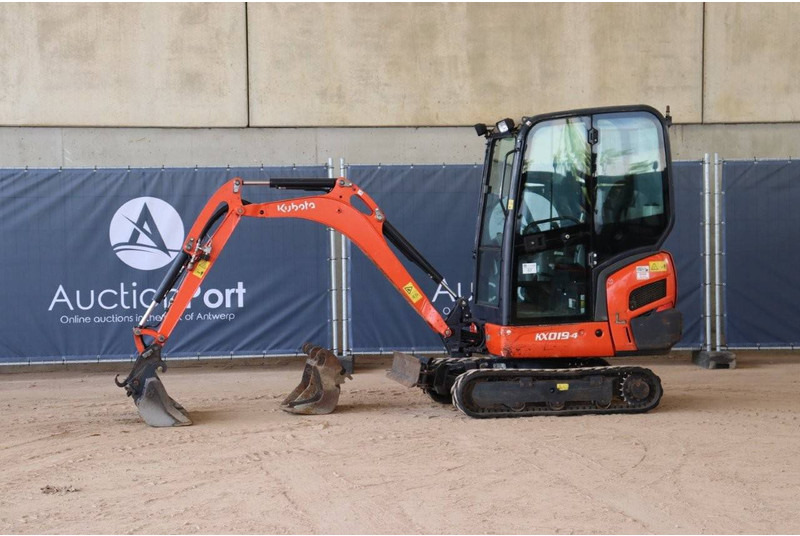 Kubota KX019-4 - Minikuormaaja: kuva Kubota KX019-4 - Minikuormaaja Kubota KX019-4 - Minikuormaaja: kuva Kubota KX019-4 - Minikuormaaja