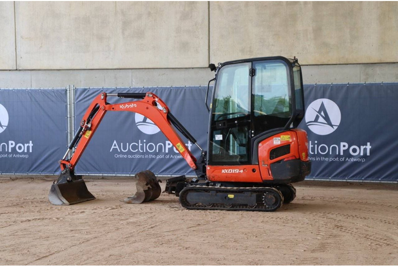 Kubota KX019-4 - Minikuormaaja: kuva Kubota KX019-4 - Minikuormaaja Kubota KX019-4 - Minikuormaaja: kuva Kubota KX019-4 - Minikuormaaja