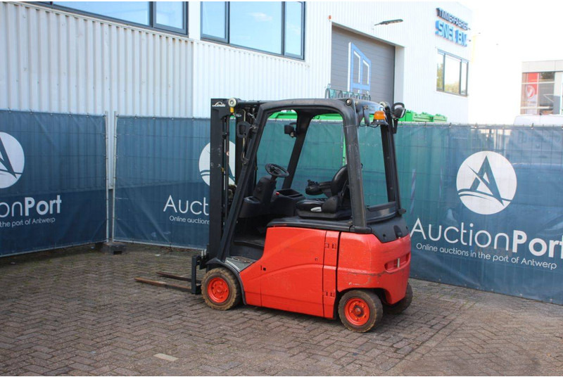 Linde E16PH-01 - Sähkötrukki: kuva Linde E16PH-01 - Sähkötrukki Linde E16PH-01 - Sähkötrukki: kuva Linde E16PH-01 - Sähkötrukki
