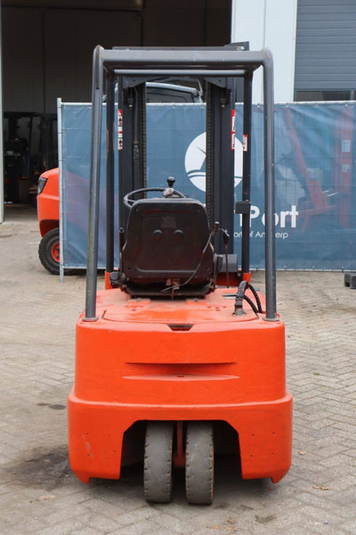 Linde E16S - Sähkötrukki: kuva Linde E16S - Sähkötrukki Linde E16S - Sähkötrukki: kuva Linde E16S - Sähkötrukki