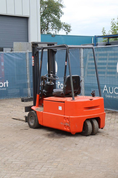Linde E16S - Sähkötrukki: kuva Linde E16S - Sähkötrukki Linde E16S - Sähkötrukki: kuva Linde E16S - Sähkötrukki