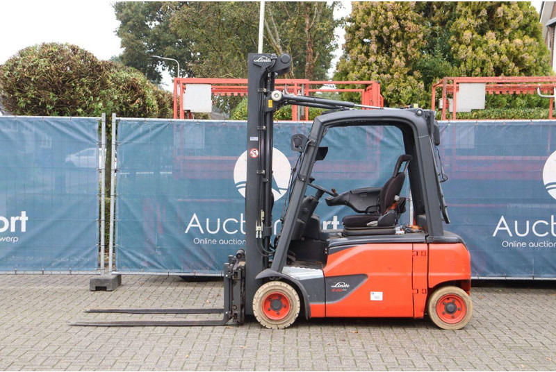 Linde E20PL-02 - Sähkötrukki: kuva Linde E20PL-02 - Sähkötrukki Linde E20PL-02 - Sähkötrukki: kuva Linde E20PL-02 - Sähkötrukki