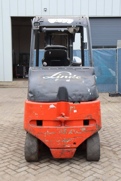 Linde E30/03 - Sähkötrukki: kuva Linde E30/03 - Sähkötrukki Linde E30/03 - Sähkötrukki: kuva Linde E30/03 - Sähkötrukki
