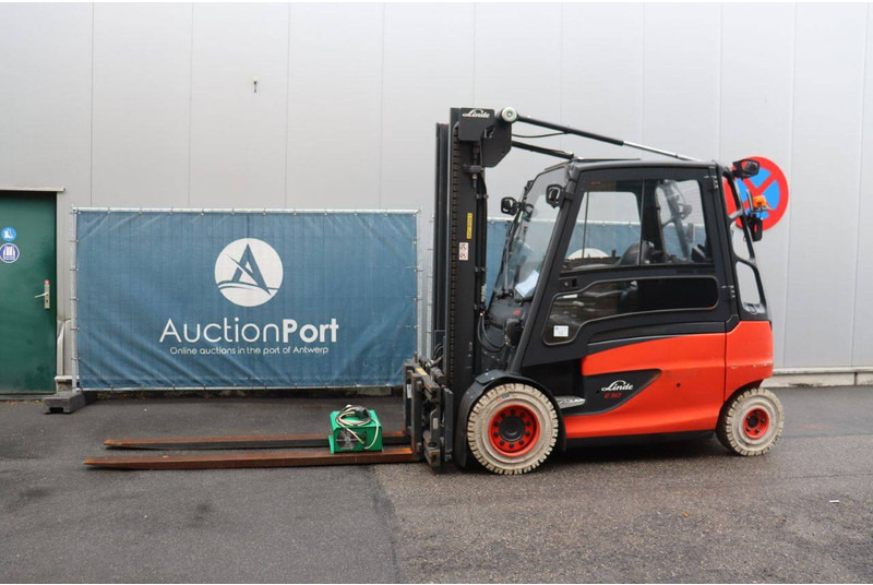 Linde E50HL-01 - Sähkötrukki: kuva Linde E50HL-01 - Sähkötrukki Linde E50HL-01 - Sähkötrukki: kuva Linde E50HL-01 - Sähkötrukki