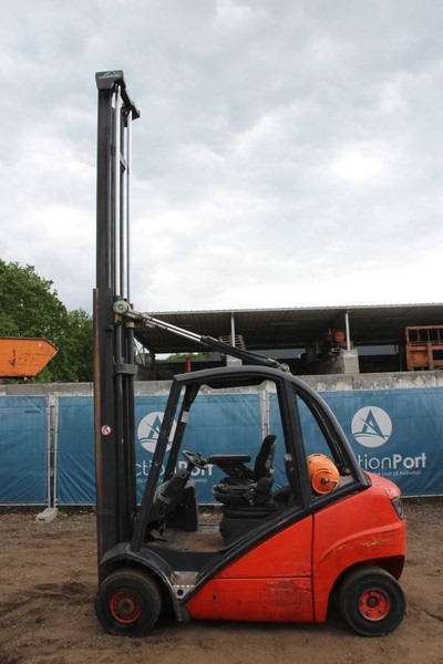 Linde H25T - Maastotrukki: kuva Linde H25T - Maastotrukki Linde H25T - Maastotrukki: kuva Linde H25T - Maastotrukki