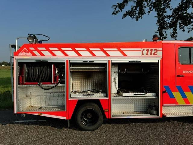 Mercedes-Benz E817R - Paloauto: kuva Mercedes-Benz E817R - Paloauto Mercedes-Benz E817R - Paloauto: kuva Mercedes-Benz E817R - Paloauto