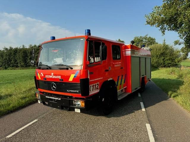 Mercedes-Benz E817R - Paloauto: kuva Mercedes-Benz E817R - Paloauto Mercedes-Benz E817R - Paloauto: kuva Mercedes-Benz E817R - Paloauto