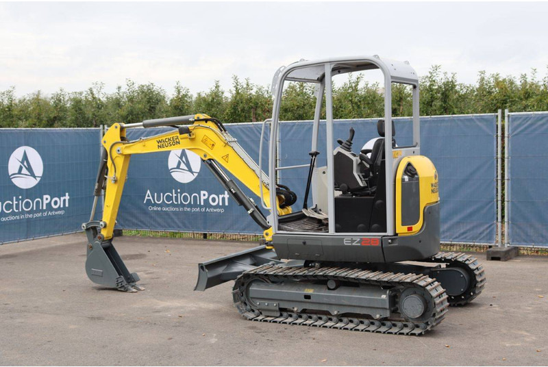 Neuson EZ28 - Minikuormaaja: kuva Neuson EZ28 - Minikuormaaja Neuson EZ28 - Minikuormaaja: kuva Neuson EZ28 - Minikuormaaja