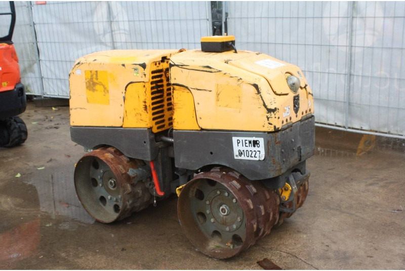 Neuson Roller RT2SC - Jyrä: kuva Neuson Roller RT2SC - Jyrä Neuson Roller RT2SC - Jyrä: kuva Neuson Roller RT2SC - Jyrä