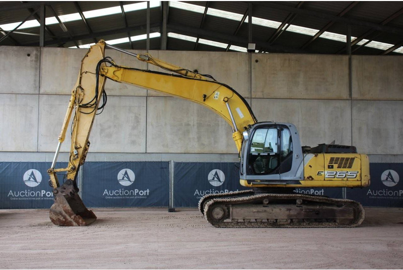 New Holland E265 - Telakaivukone: kuva New Holland E265 - Telakaivukone New Holland E265 - Telakaivukone: kuva New Holland E265 - Telakaivukone