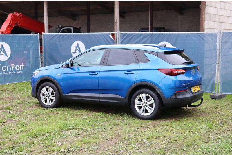 Opel Grandland X - Sedan: kuva Opel Grandland X - Sedan Opel Grandland X - Sedan: kuva Opel Grandland X - Sedan