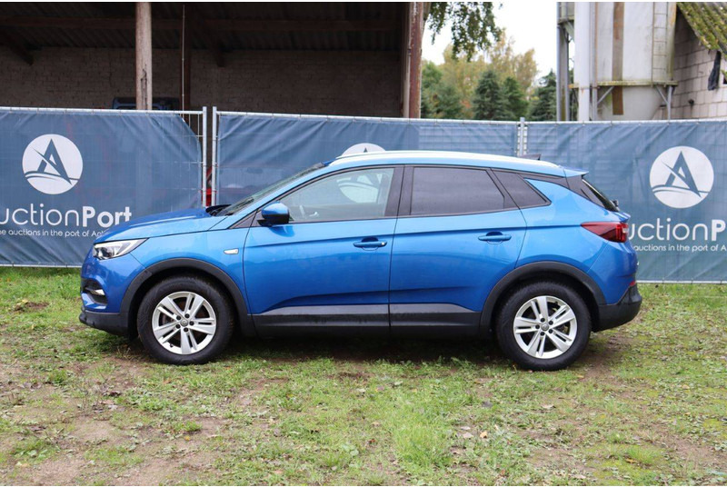 Opel Grandland X - Sedan: kuva Opel Grandland X - Sedan Opel Grandland X - Sedan: kuva Opel Grandland X - Sedan